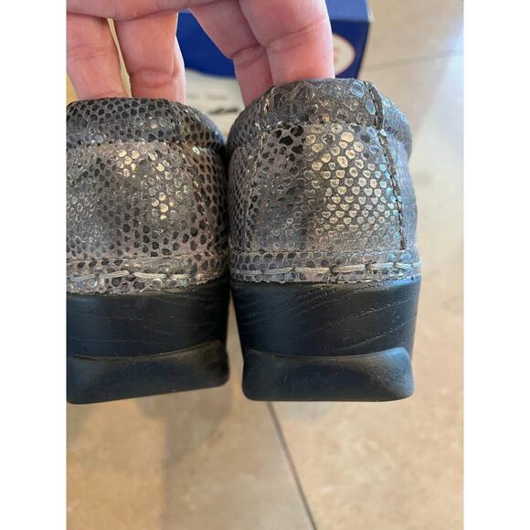 Klogs Naples Python Print Clogs Women 6.5 Leather Slip Resistant Nurse Dental - Picture 6 of 9